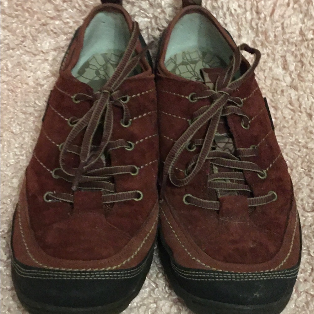 Merrell suede lace up athletic shoes. Women’s 10
